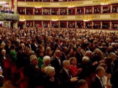 Grida “Viva l’Italia antifascista” alla Scala e viene identificato, è bufera