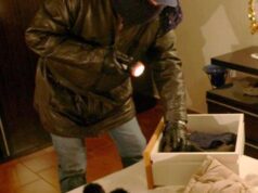 Natale, occhio ai furti in casa: cosa fare se si parte per le vacanze