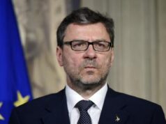 Poste, Giorgetti in visita a sede centrale a Roma