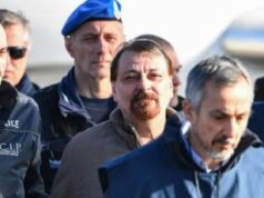 ‘Redenzione’ per Cesare Battisti, no delle famiglie delle vittime all’incontro