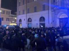 Scontri a Montecitorio, la madre di uno studente dei Collettivi scrive a Mattarella
