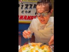 Sorbillo porta la pizza con ananas a Napoli: “Buona…” – Video