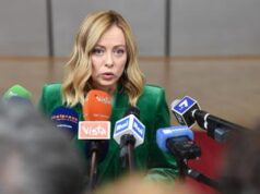 Ue, Meloni media con Orban e tratta con Macron. Ma su Patto strada resta in salita