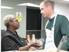 William allaccia il grembiule e serve a cena beneficenza per Natale