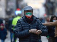 Covid Italia, dati ultima settimana: Rt sale, ancora giù incidenza e ricoveri