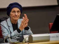Emma Bonino operata per frattura a femore dopo caduta, come sta