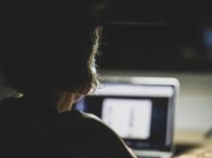 Fenomeno ‘deinfluencer’, la risposta che si oppone al marketing di massa