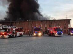 Incendio devasta azienda a Cavenago di Brianza: fumo e fiamme vicino alla A4 – Video