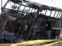 Messico, scontro frontale tra bus e camion: almeno 19 morti