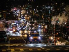 New York fa causa a 17 aziende bus che trasferiscono migranti dal Texas