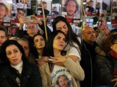 Ostaggi israeliani di Hamas, manifestazione dei familiari a cento giorni di prigionia