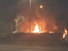 Roma, vigilante Italpol lancia allarme: spento incendio in campo nomadi via Gordiani, no feriti