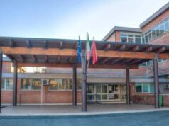 Scuola, il Libro dei Fatti 2023 negli istituti di Fiumicino, distribuito in 24 classi