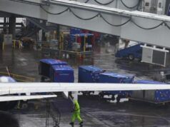 Si rompe finestrino cabina piloti, Boeing costretto a tornare indietro