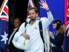 Sinner, i complimenti di Medvedev che assicura: “Ci saranno altre finali”