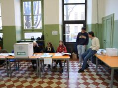 Sondaggi politici, Fratelli d’Italia e Pd in calo