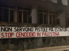 Aaron Bushnell, striscione a Torino in memoria del militare che si è dato fuoco contro massacro a Gaza Aaron Bushnell TORINO