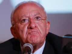 Autonomia, Meloni: “Meno cortei, più lavoro”. Ira De Luca: “Lavora tu, str….”