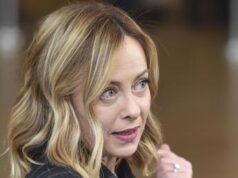 Consiglio Ue, Meloni media con Orban su Ucraina e caso Salis. Aiuti da 50 miliardi per Kiev