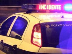 Incidente a Roma, scontro tra auto e moto: morto 37enne