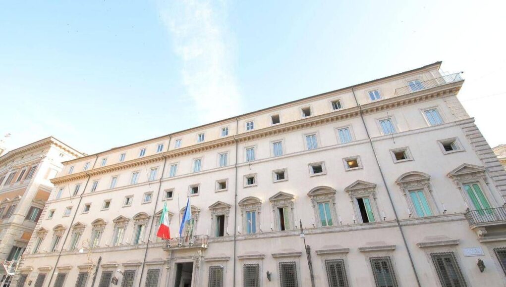 Iran, Palazzo Chigi: “Civili non possono pagare il prezzo delle colpe del regime”