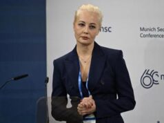 Morte Navalny, il messaggio della moglie a Putin: “Pagherai tutto”