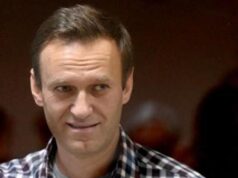 Navalny morto in carcere, Cremlino: “Cause da accertare”