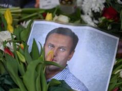Navalny, ultimatum alla madre: “Accettare funerale segreto”. Lei rifiuta