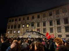 Pisa, cariche contro corteo studenti. Opposizioni: “Piantedosi chiarisca”