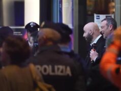 Sanremo, ira centrodestra per gag John Travolta: “Deplorevole”