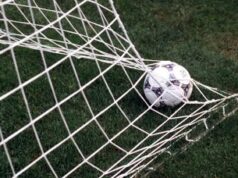 Scontro in campo durante Foggia-Catanzaro, medico salva giovane giocatore. “Non chiamatemi eroe”