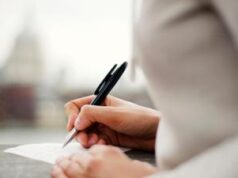 Scrittura a mano a rischio, monito dell’Accademia della Crusca