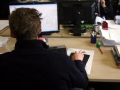 Social in ufficio, le 10 regole d’oro per i dipendenti e i rischi (che corrono)