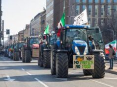 Trattori, von der Leyen: “Ascoltiamo agricoltori, proporrò ritiro regolamento Sur su pesticidi”