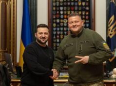 Ucraina, Zelensky ‘licenzia’ il generale Zaluzhny: “Ora cambiamo”
