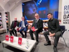 ‘Umano, poco umano’, un manuale per difendersi dall’intelligenza artificiale con la filosofia antica