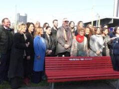 8 marzo, Axa Italia: sedi di Milano, Roma e Torino unite da tre panchine rosse