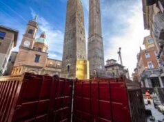 Bologna, Torre Garisenda a rischio: per salvarla stessi tralicci usati per Torre di Pisa