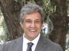 Flavio Insinna aiuta mamma e figlia sfrattate: “E se garantissi io per il vostro affitto?”