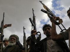 Houthi, la minaccia si allarga: “Impediremo alle navi di attraversare anche l’Oceano indiano”