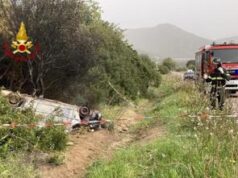 Incidente a Cagliari, auto si ribalta e prende fuoco: 38enne morto carbonizzato