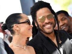 Lenny Kravitz scopre la stella sulla Walk of Fame: la battuta della figlia