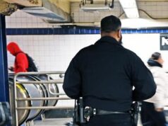 Litigano e la fidanzata ‘finisce’ sui binari della metro: le amputano entrambi i piedi