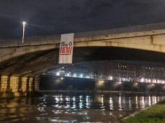 **Mo: a Roma affisso su ponte Garibaldi manifesto per rilascio rapiti da Hamas**