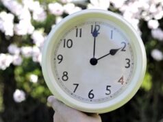 Ora legale 2024, quando si cambia: si dorme di piĂą o di meno?