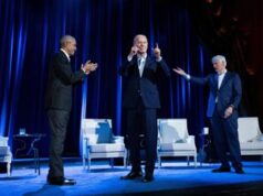 Protesta per Gaza irrompe a mega evento con Biden, Obama e Clinton: interrotta l’intervista