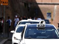 Roma, corrispondente Reuters: “Ho atteso 50 minuti taxi e niente, Capitale non merita turisti”