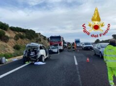 Sardegna, schianto fra due auto sulla Sassari-Olbia: un morto e due feriti