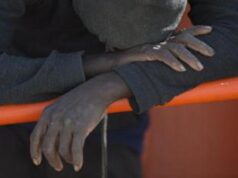 Sbarco a Lampedusa con 2 morti, Fcei: “Naufraghi in ipotermia e sotto choc”