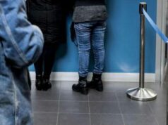 Tornano le code agli sportelli pubblici, l’attesa aumenta: oltre 20 minuti in fila